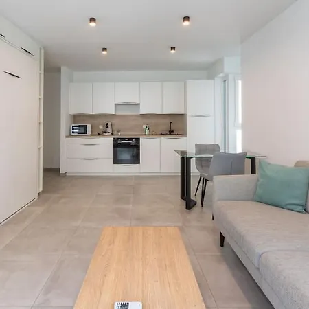 Superbe Appartement Avec Parking Malmedy Exterior photo