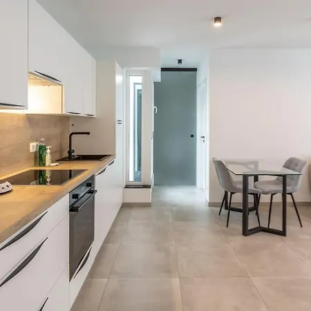Superbe Appartement Avec Parking Malmedy Exterior photo